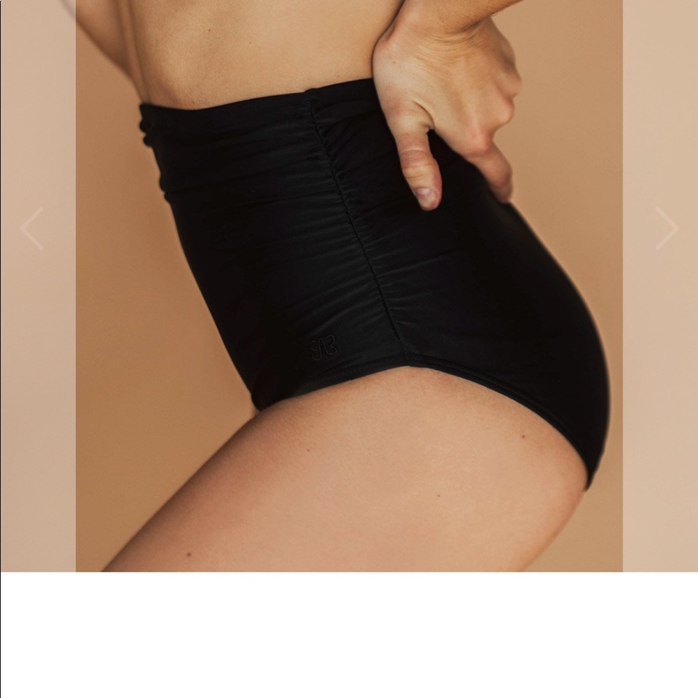 Albion Fit High Waist Runched Bottoms